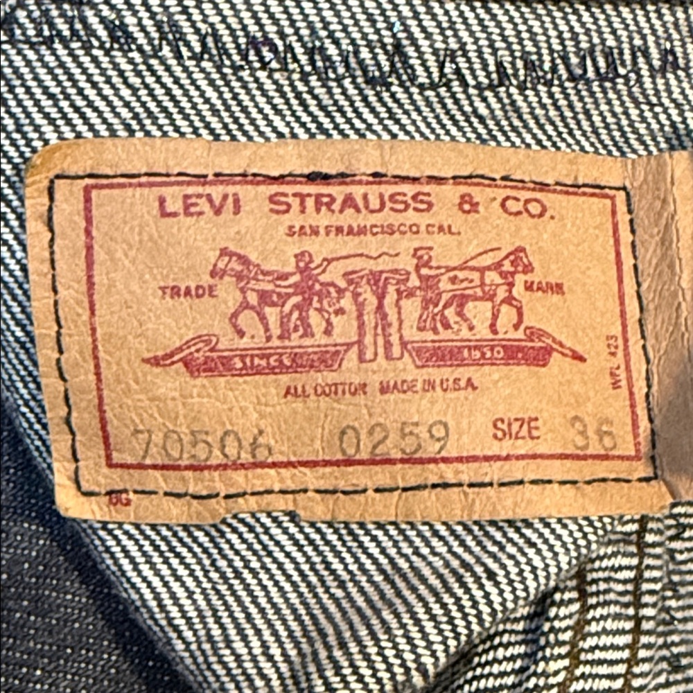 Upcycled 1989 Levi’s 70506 Trucker Jacket Made in USA | Gold Baroque Trim & Broc - Picture 13 of 16